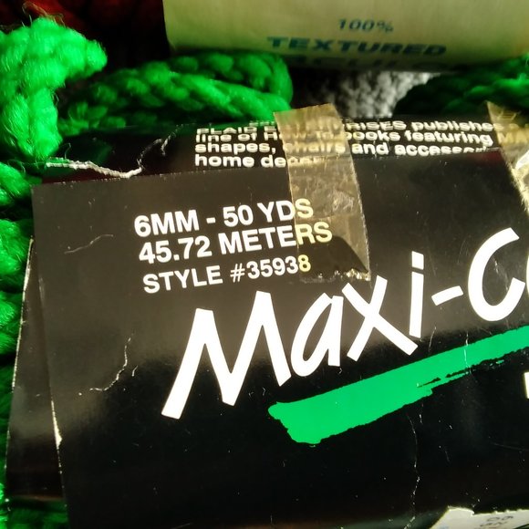 Macramé Cord/Yarn - 3 skeins- NEW-Red/Green/Pink - Picture 3 of 7